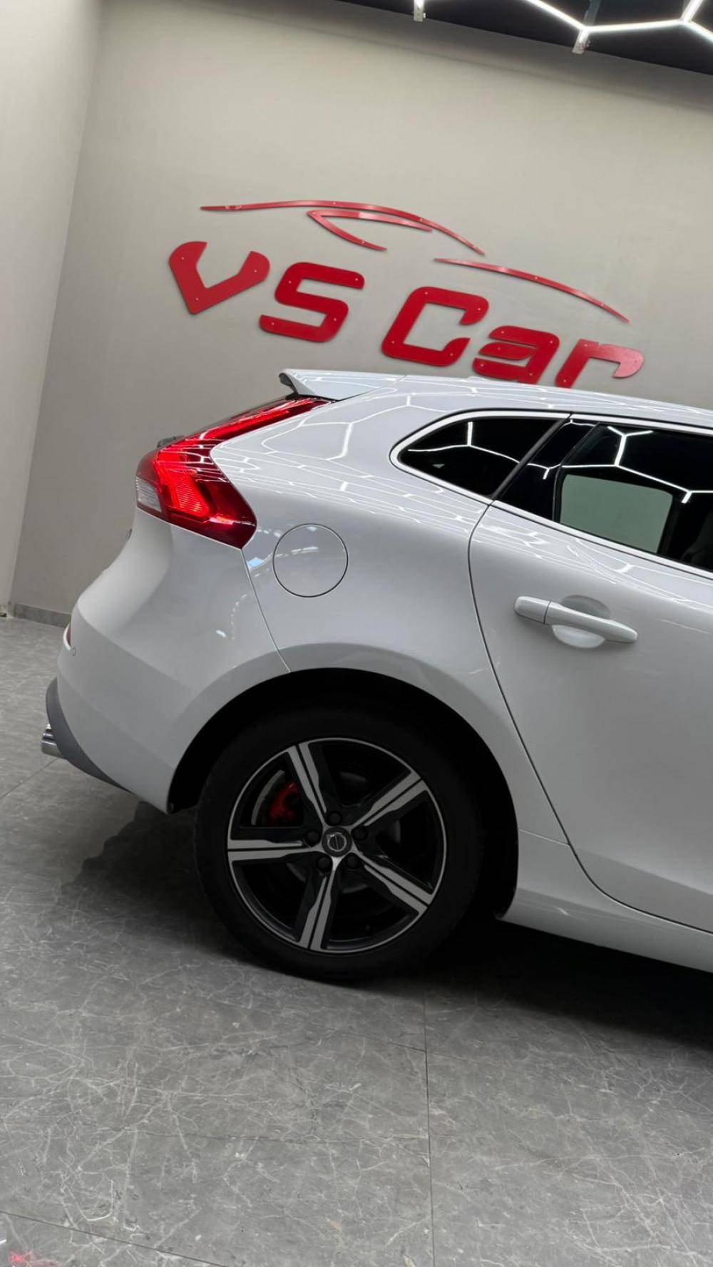 volvo-v40-2017-diesel-1969cc