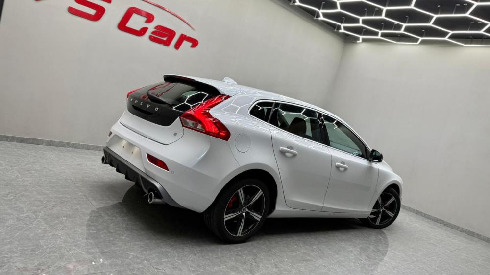 volvo-v40-2017-diesel-1969cc