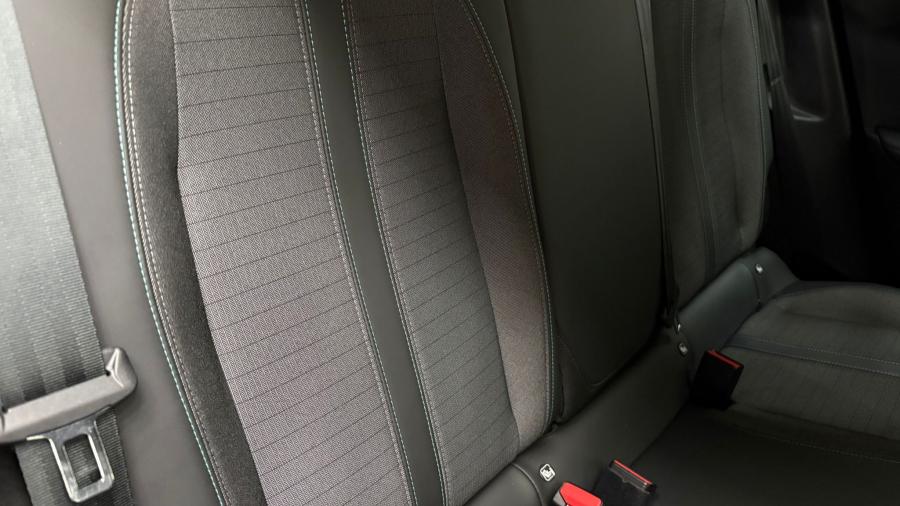 peugeot-2008-2023-diesel-1499cc