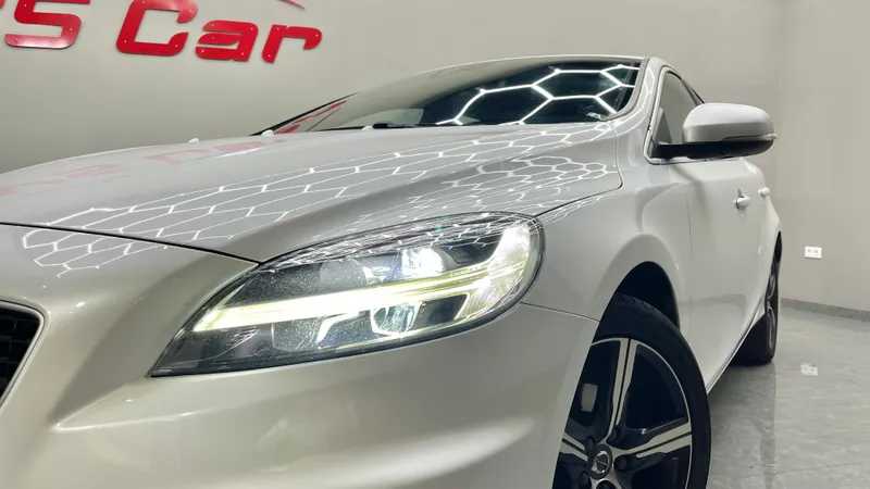 volvo-v40-2017-diesel-1969cc