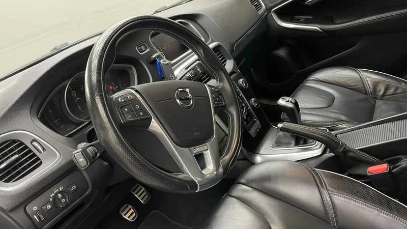 volvo-v40-2017-diesel-1969cc