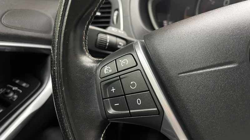 volvo-v40-2017-diesel-1969cc