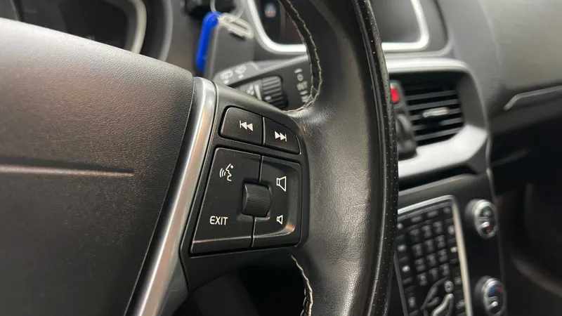 volvo-v40-2017-diesel-1969cc