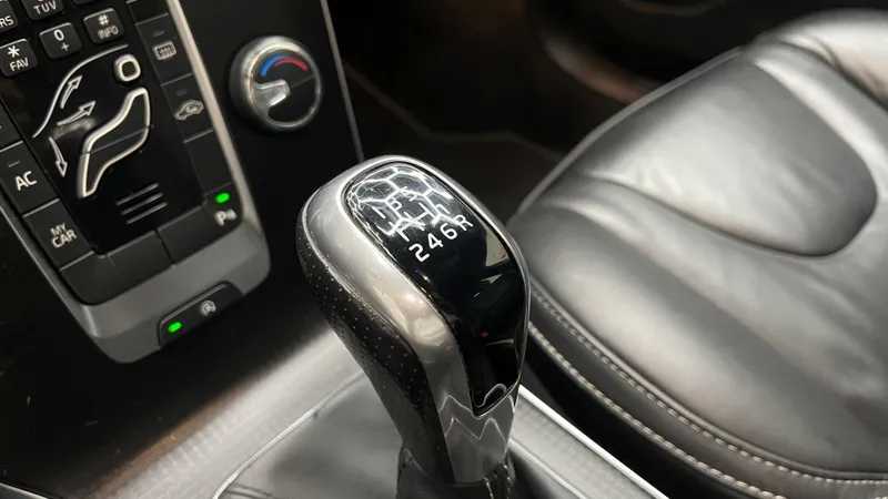 volvo-v40-2017-diesel-1969cc