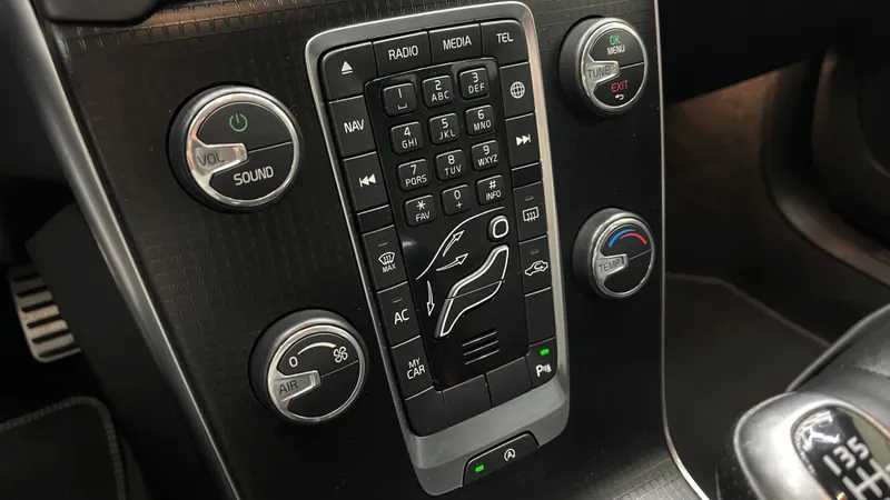 volvo-v40-2017-diesel-1969cc