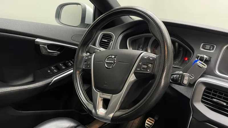 volvo-v40-2017-diesel-1969cc