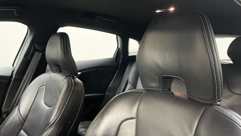 volvo-v40-2017-diesel-1969cc