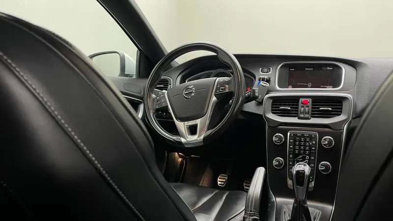 volvo-v40-2017-diesel-1969cc