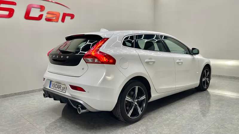 volvo-v40-2017-diesel-1969cc