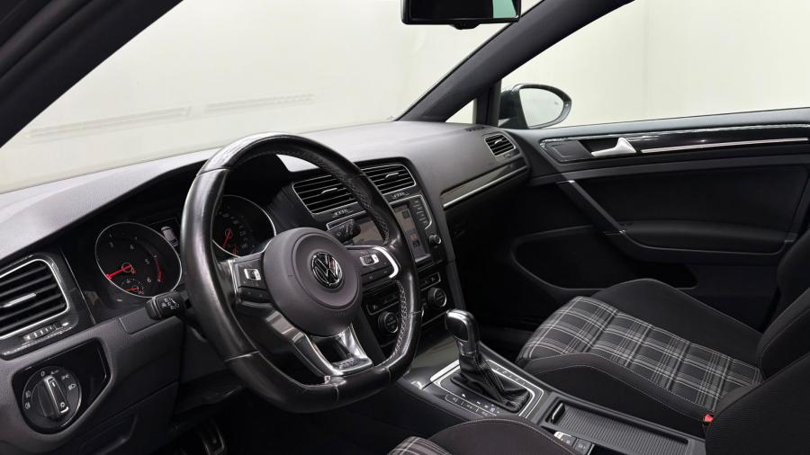 volkswagen-golf-2015-diesel-1968cc