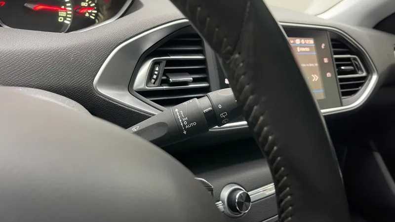 peugeot-308-sw-2020-gasolina-1199cc