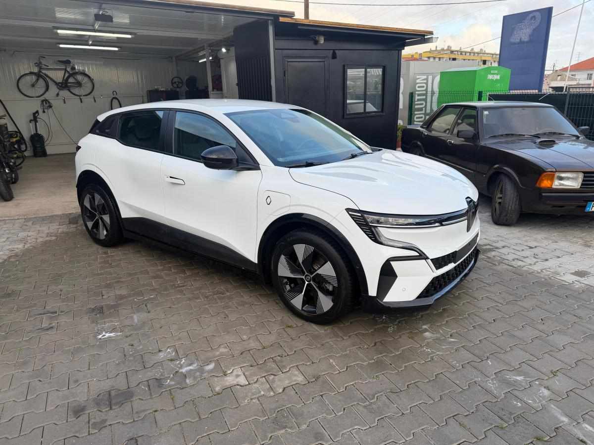 renault-megane-e-tech-ev40-2022-eletrico