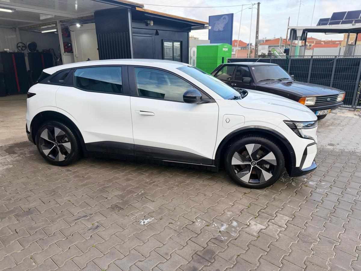 renault-megane-e-tech-ev40-2022-eletrico