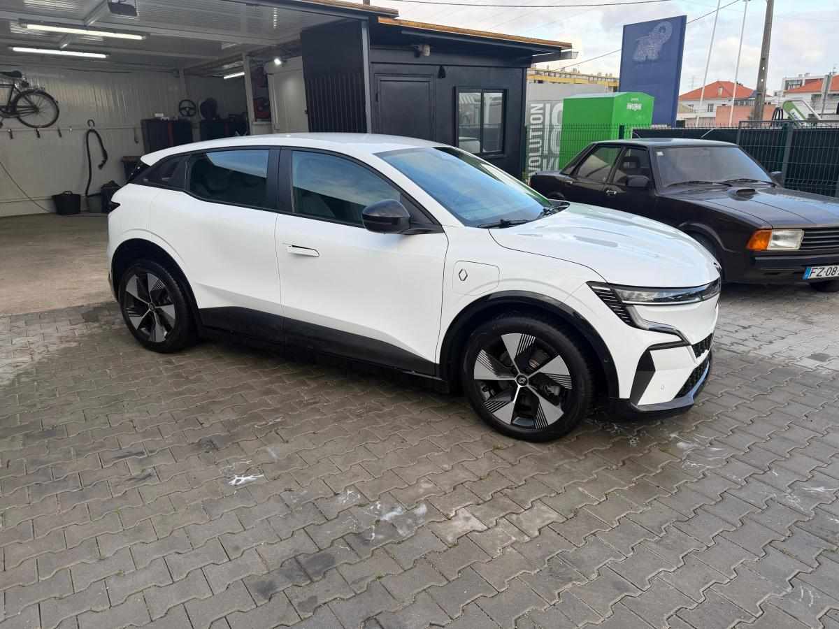 renault-megane-e-tech-ev40-2022-eletrico