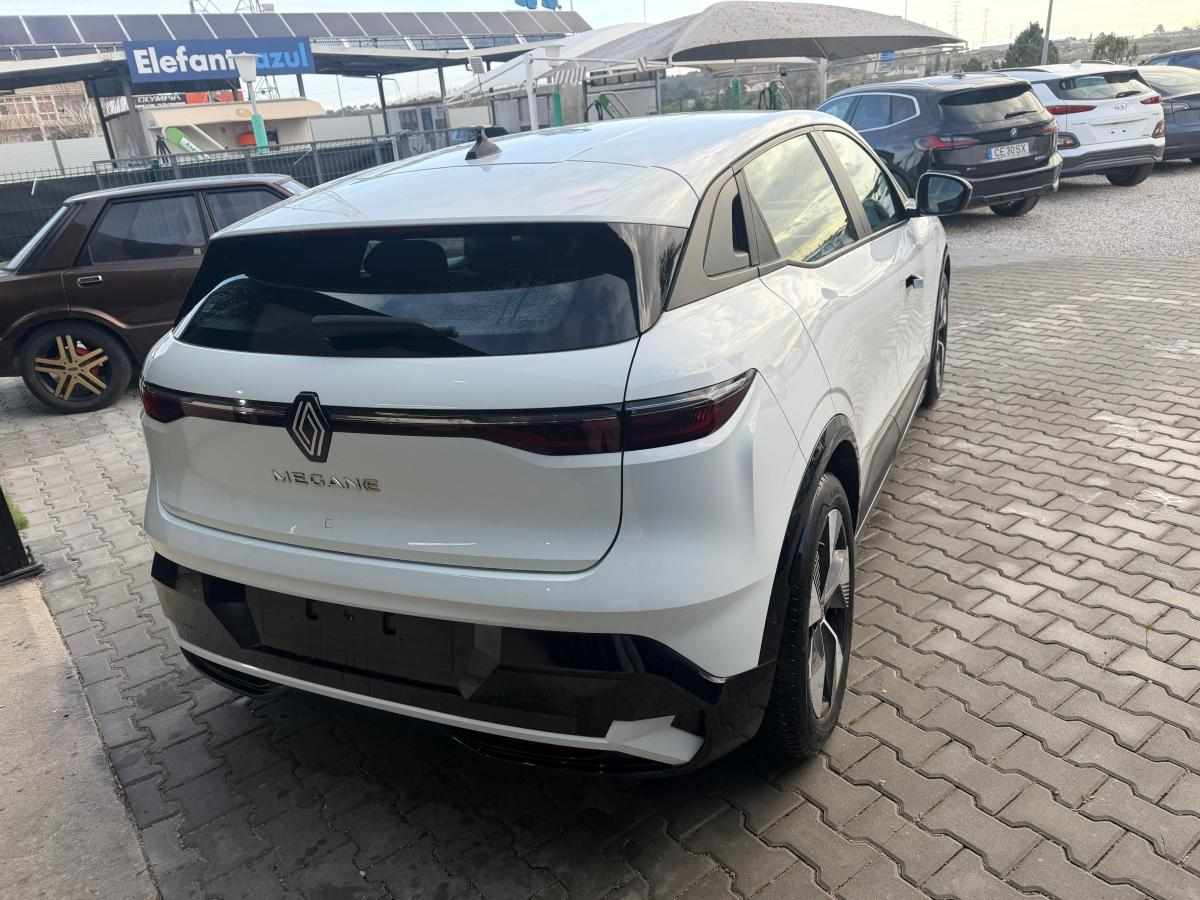 renault-megane-e-tech-ev40-2022-eletrico