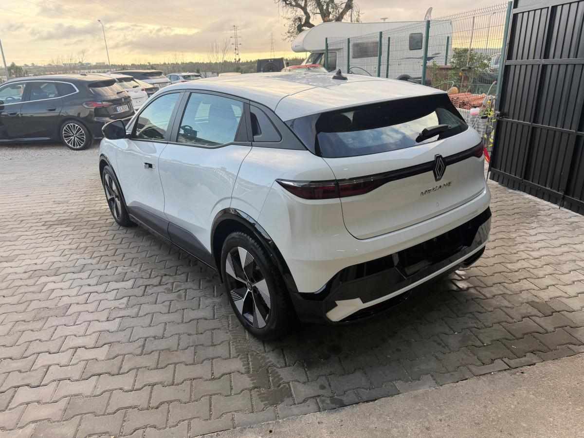 renault-megane-e-tech-ev40-2022-eletrico