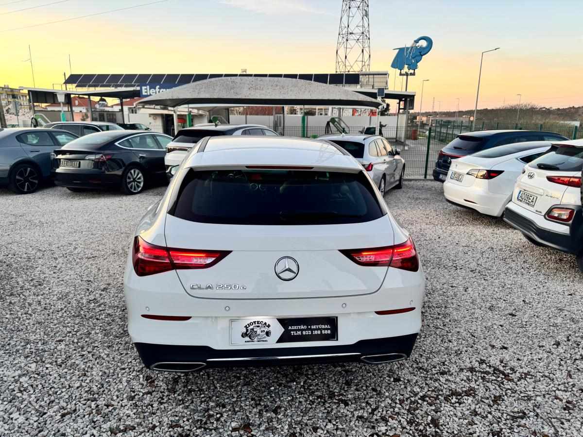 mercedes-benz-cla-250-e-2020-gasolina-1332cc