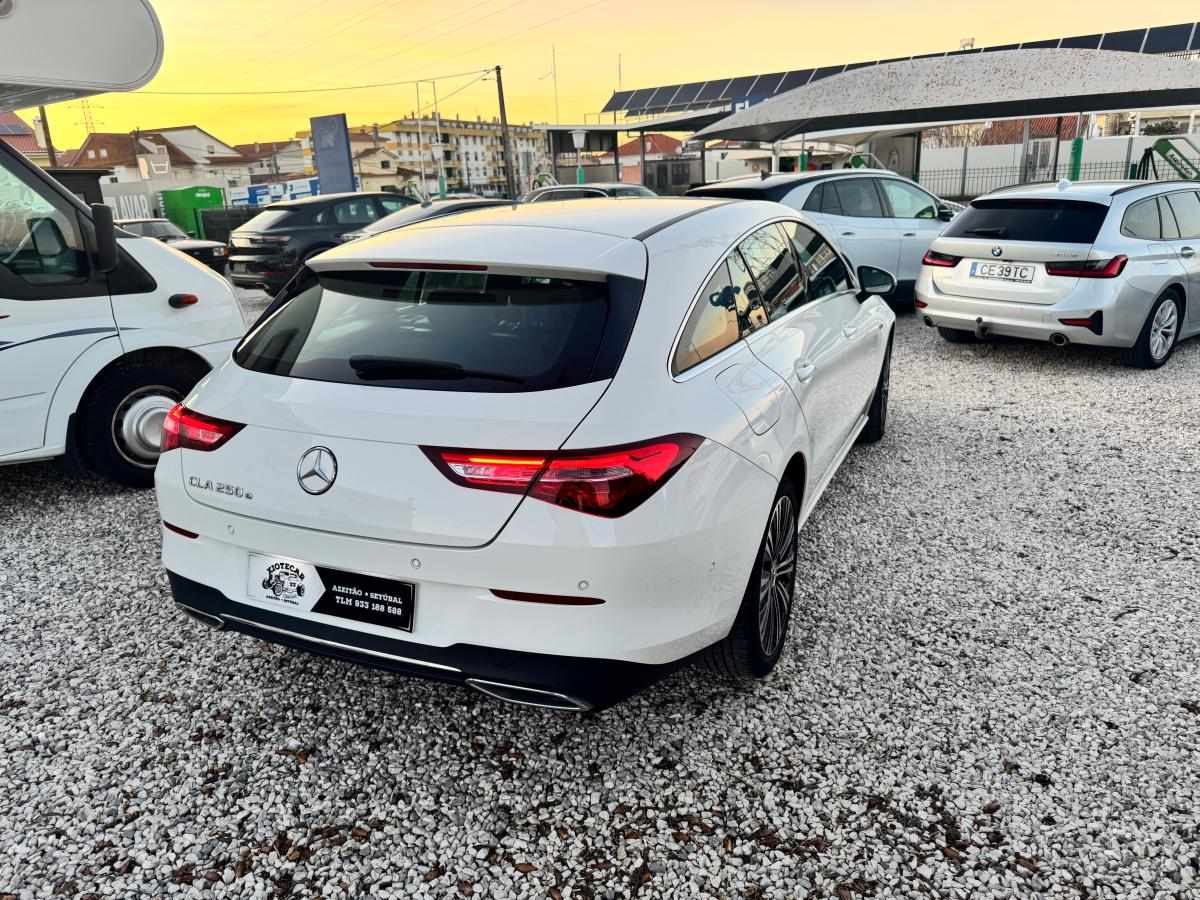 mercedes-benz-cla-250-e-2020-gasolina-1332cc