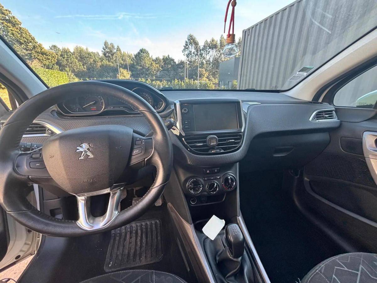 peugeot-2008-2016-gasolina-1199cc