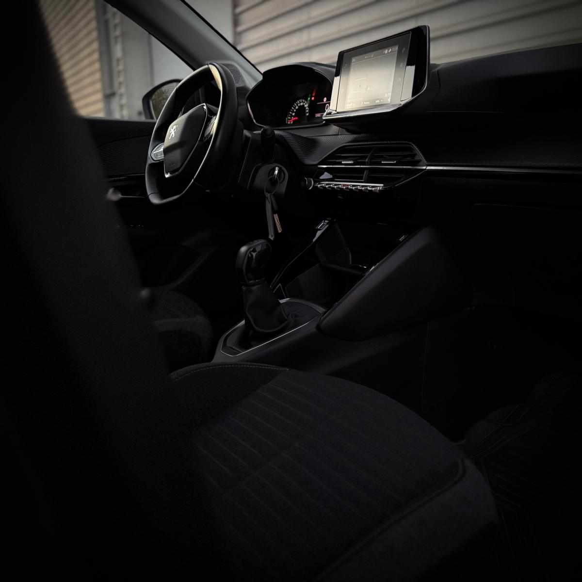 peugeot-208-1-2-puretech-2022-gasolina-1199cc