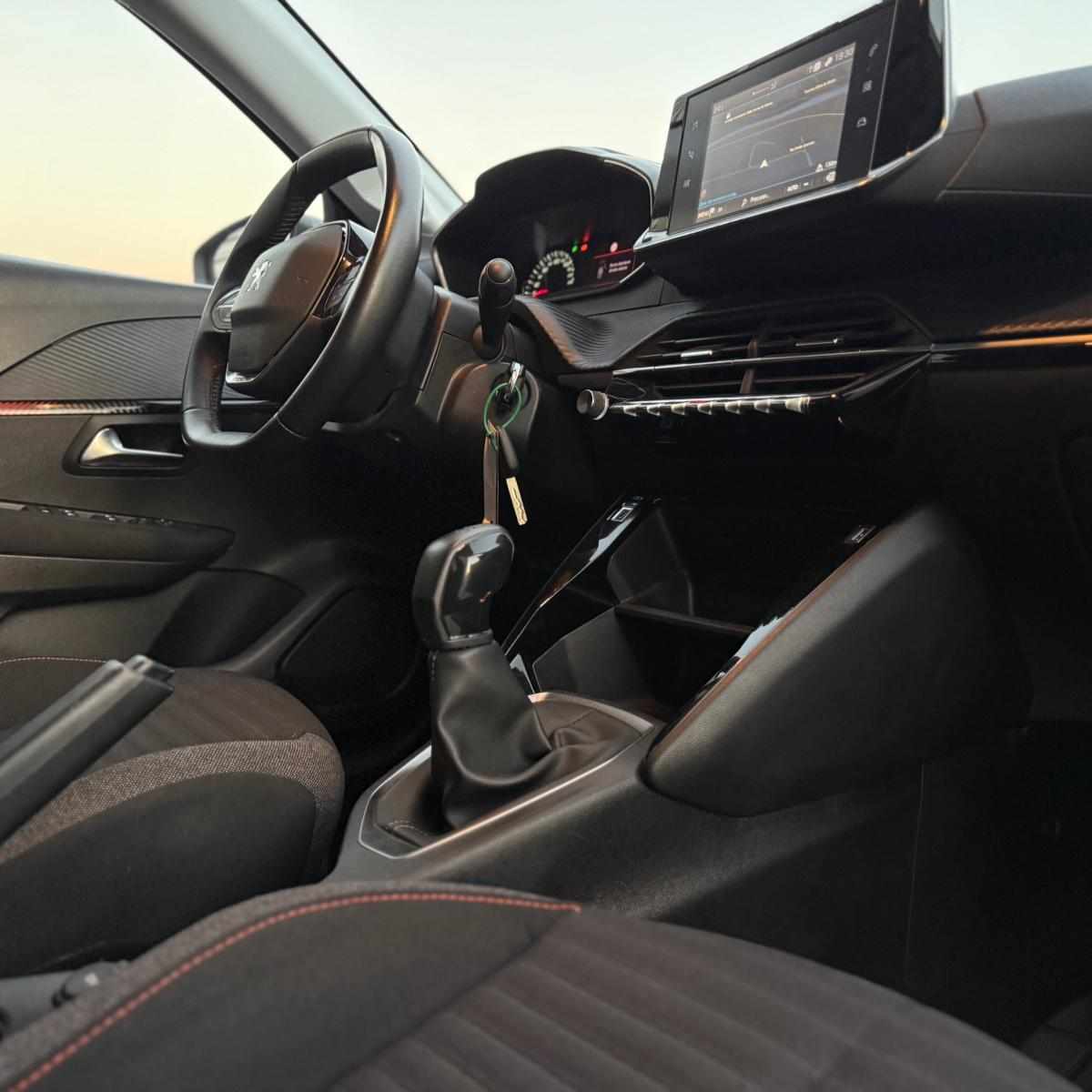 peugeot-208-1-2-puretech-2022-gasolina-1199cc