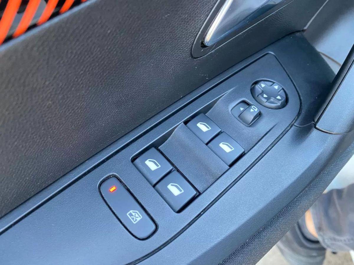 peugeot-2008-2022-gasolina-1199cc