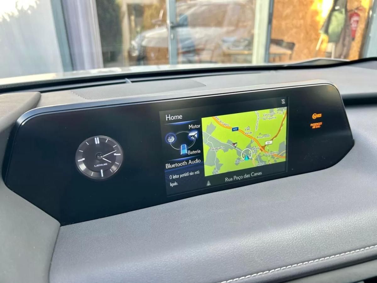 lexus-ux-2021-hibrido-a-gasolina-1998cc