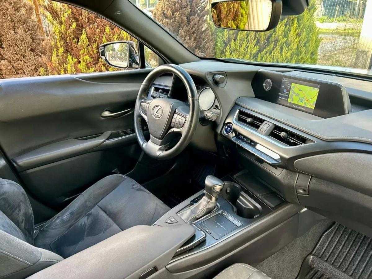 lexus-ux-2021-hibrido-a-gasolina-1998cc