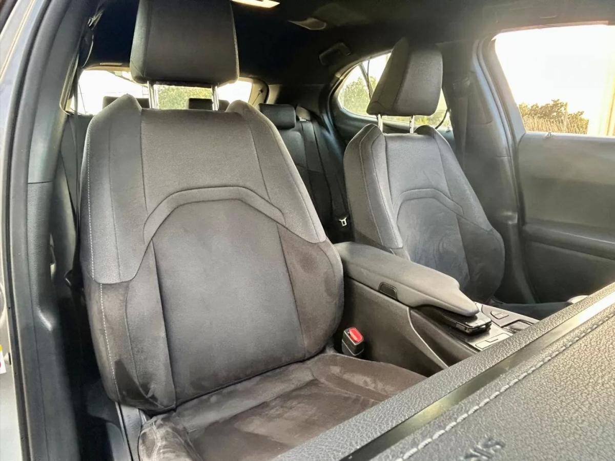 lexus-ux-2021-hibrido-a-gasolina-1998cc