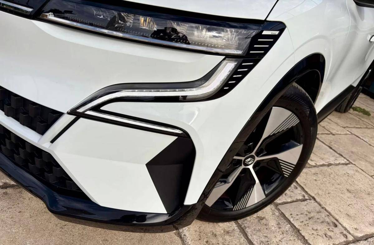 renault-megane-e-tech-2023-eletrico-0cc