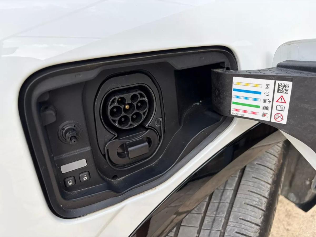 renault-megane-e-tech-2023-eletrico-0cc