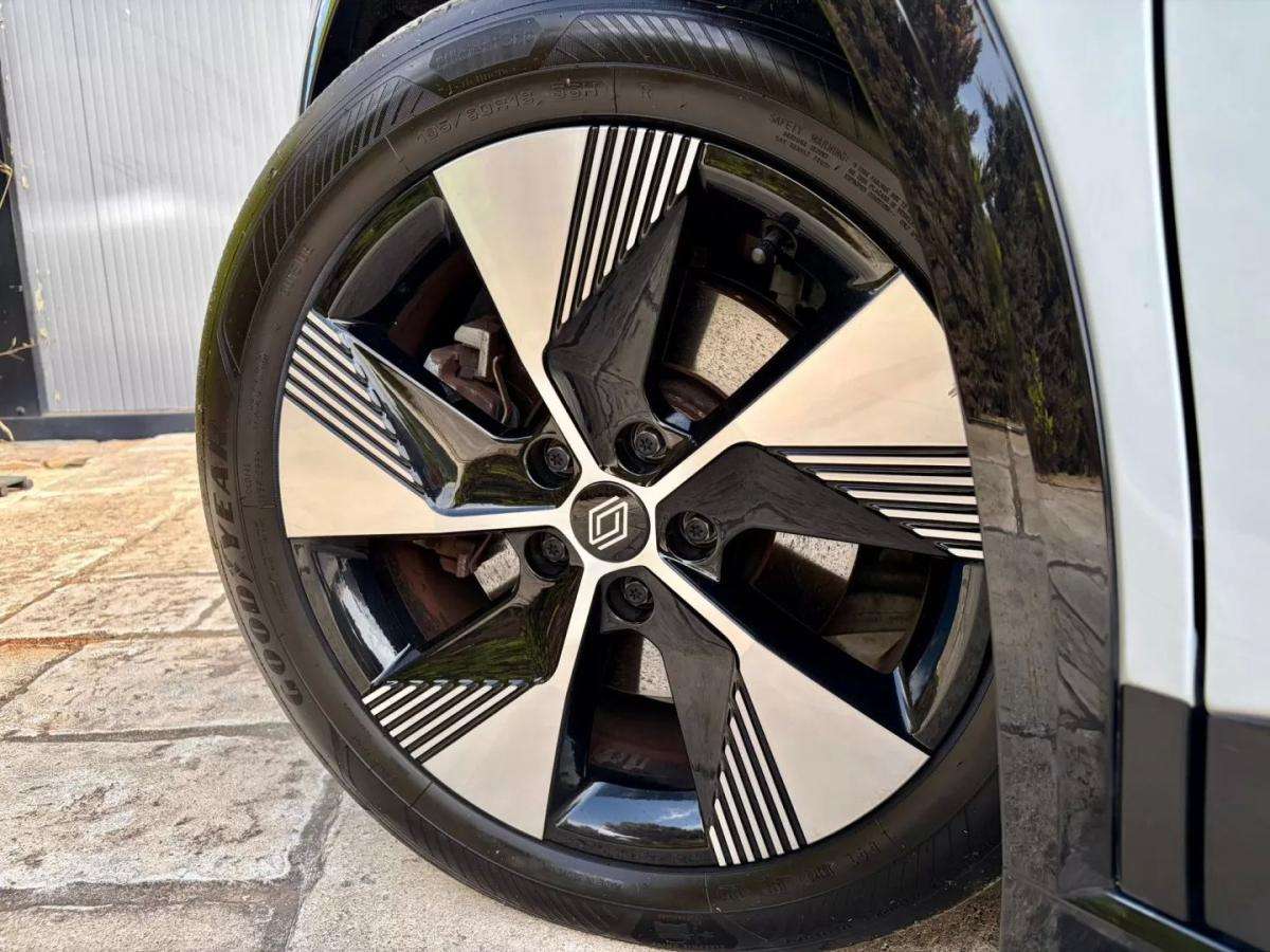 renault-megane-e-tech-2023-eletrico-0cc