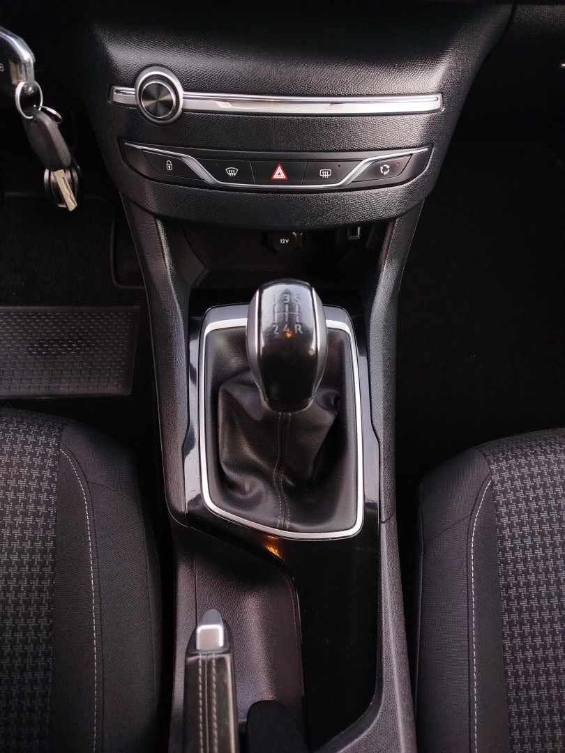 peugeot-308-2018-gasolina-1199cc