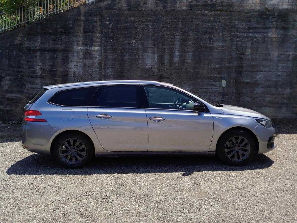 peugeot-308-sw-2018-gasolina-1199cc