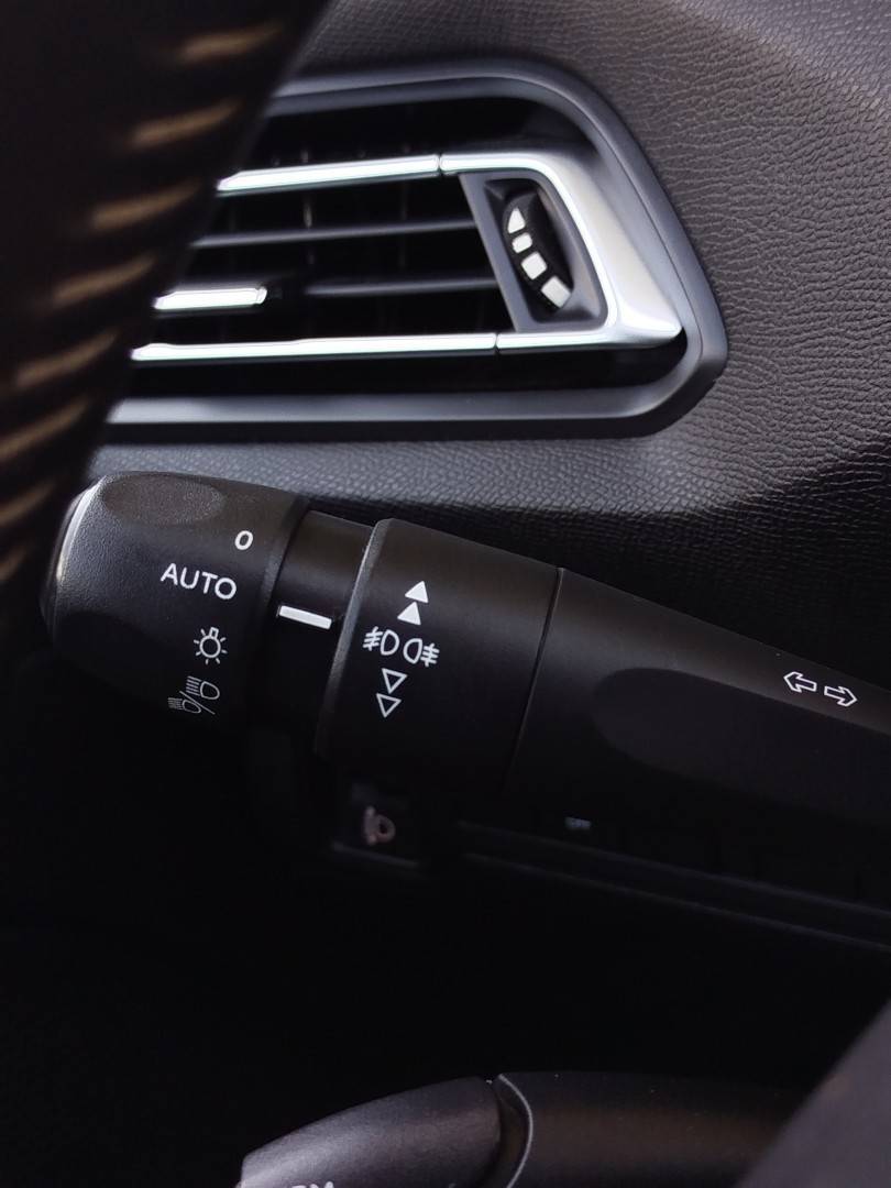 peugeot-308-sw-2018-gasolina-1199cc