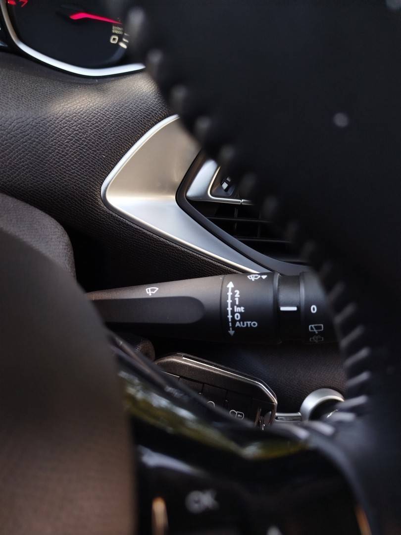 peugeot-308-sw-2018-gasolina-1199cc