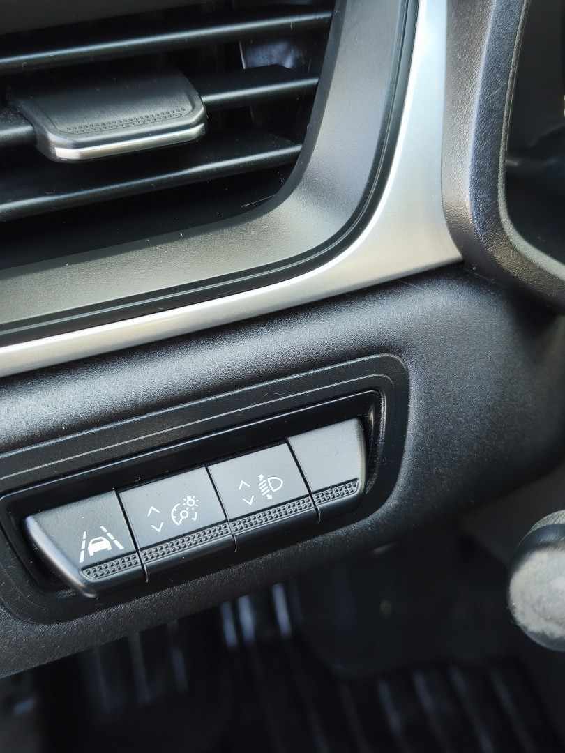renault-captur-2022-hibrido-1598cc
