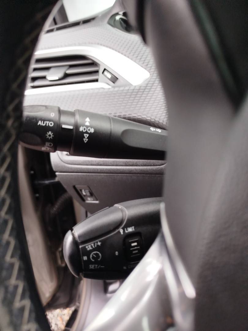 peugeot-2008-2015-gasolina-1199cc