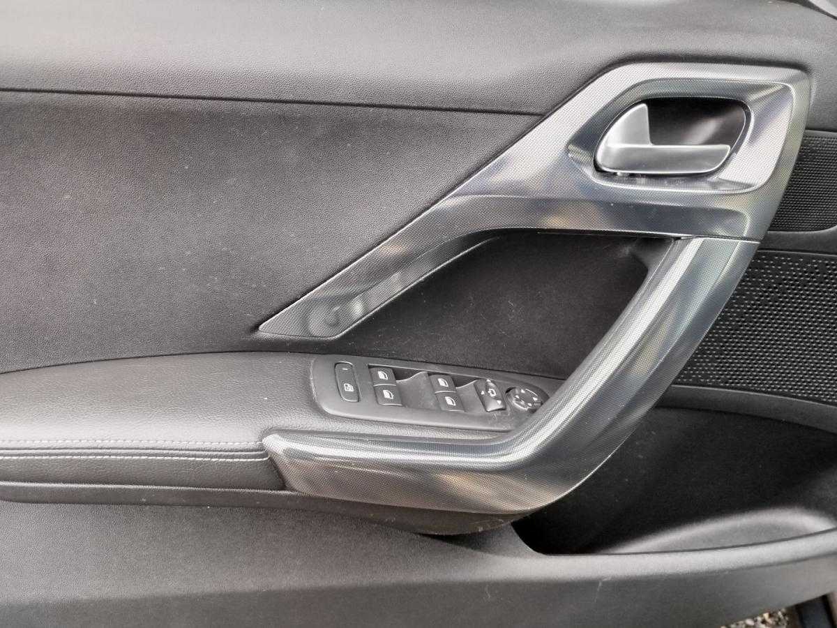 peugeot-2008-2015-gasolina-1199cc