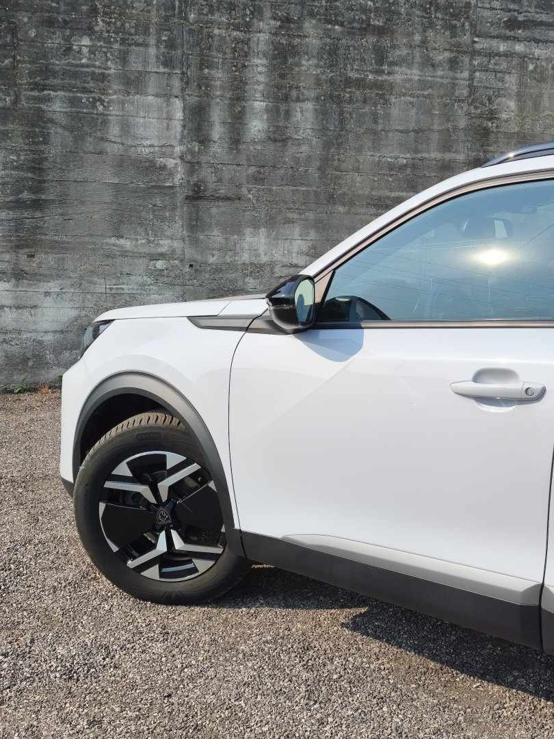 peugeot-2008-2024-gasolina-1199cc