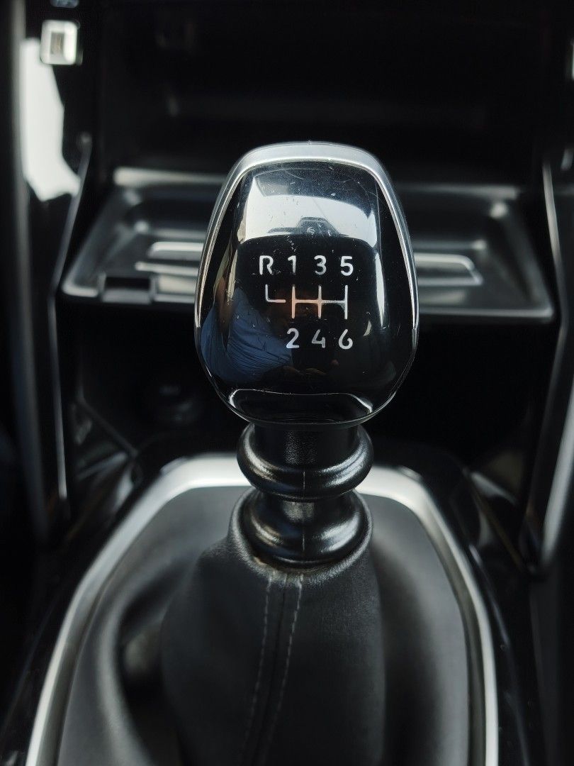 peugeot-2008-2024-gasolina-1199cc