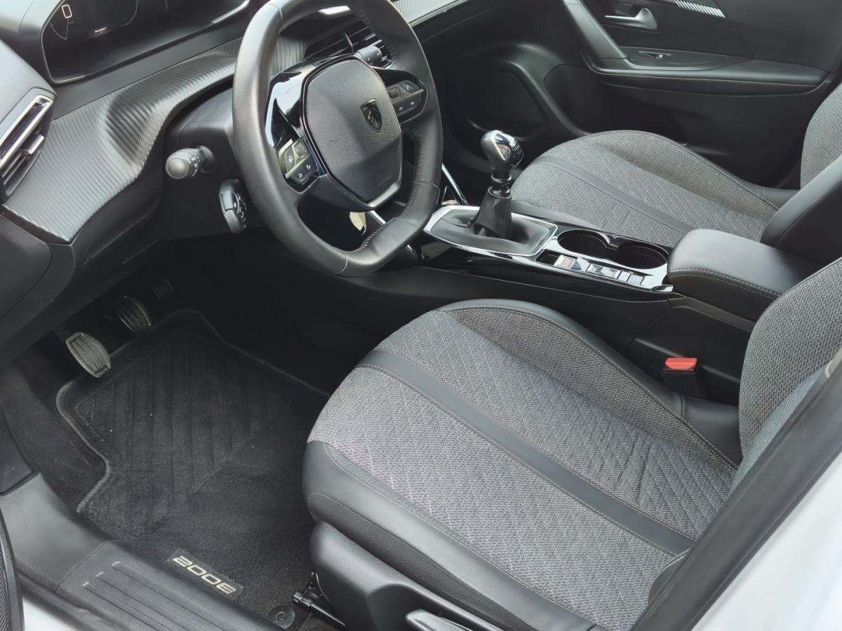 peugeot-2008-2024-gasolina-1199cc