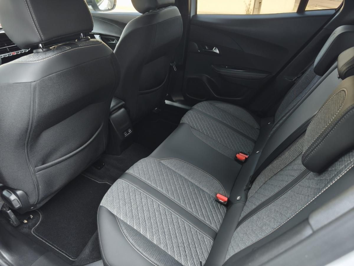 peugeot-2008-2024-gasolina-1199cc