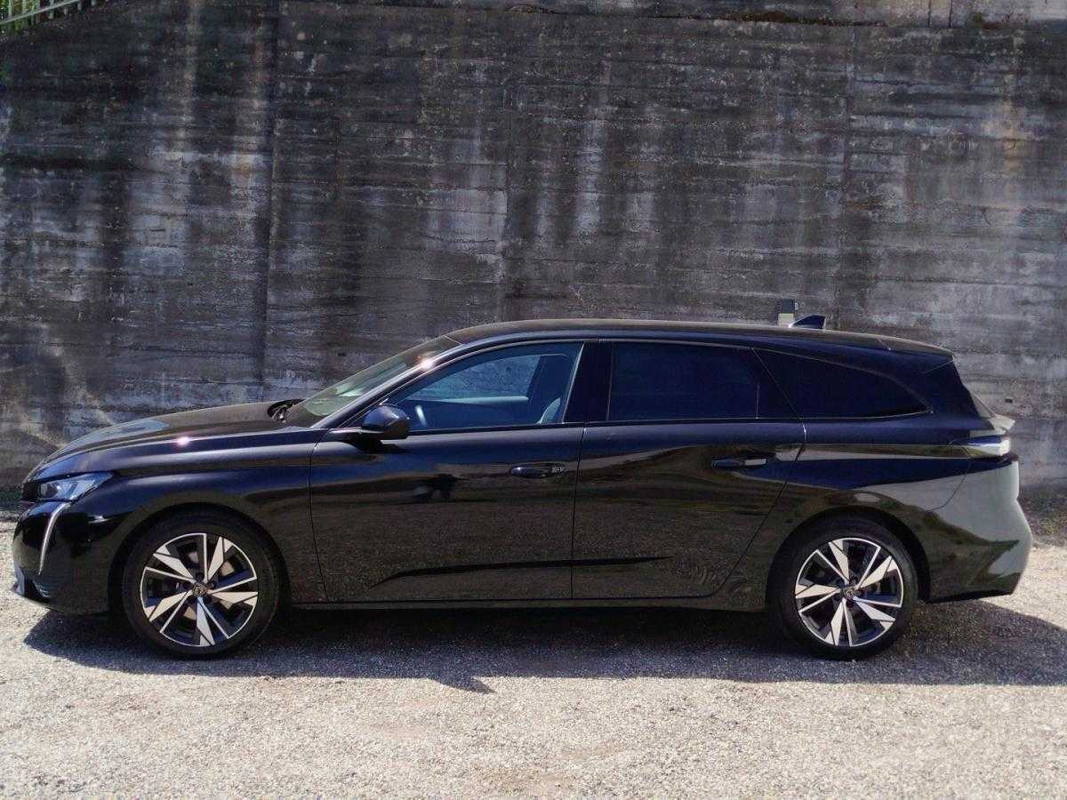 peugeot-308-sw-2022-gasolina-1199cc