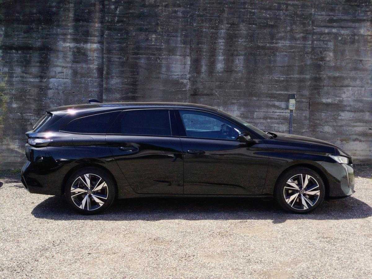 peugeot-308-sw-2022-gasolina-1199cc