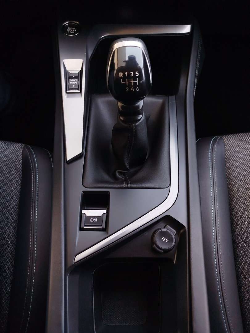 peugeot-308-sw-2022-gasolina-1199cc