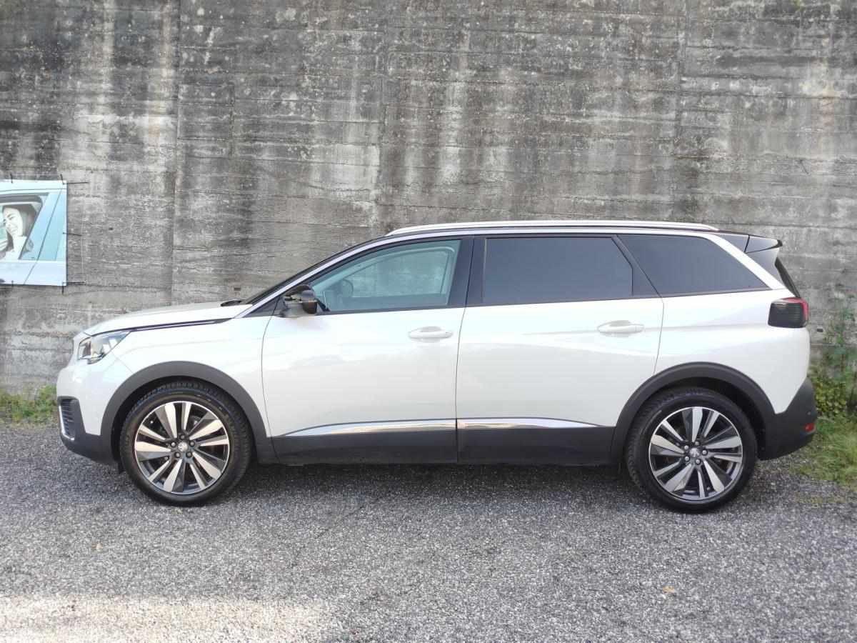 peugeot-5008-2017-gasolina-1199cc