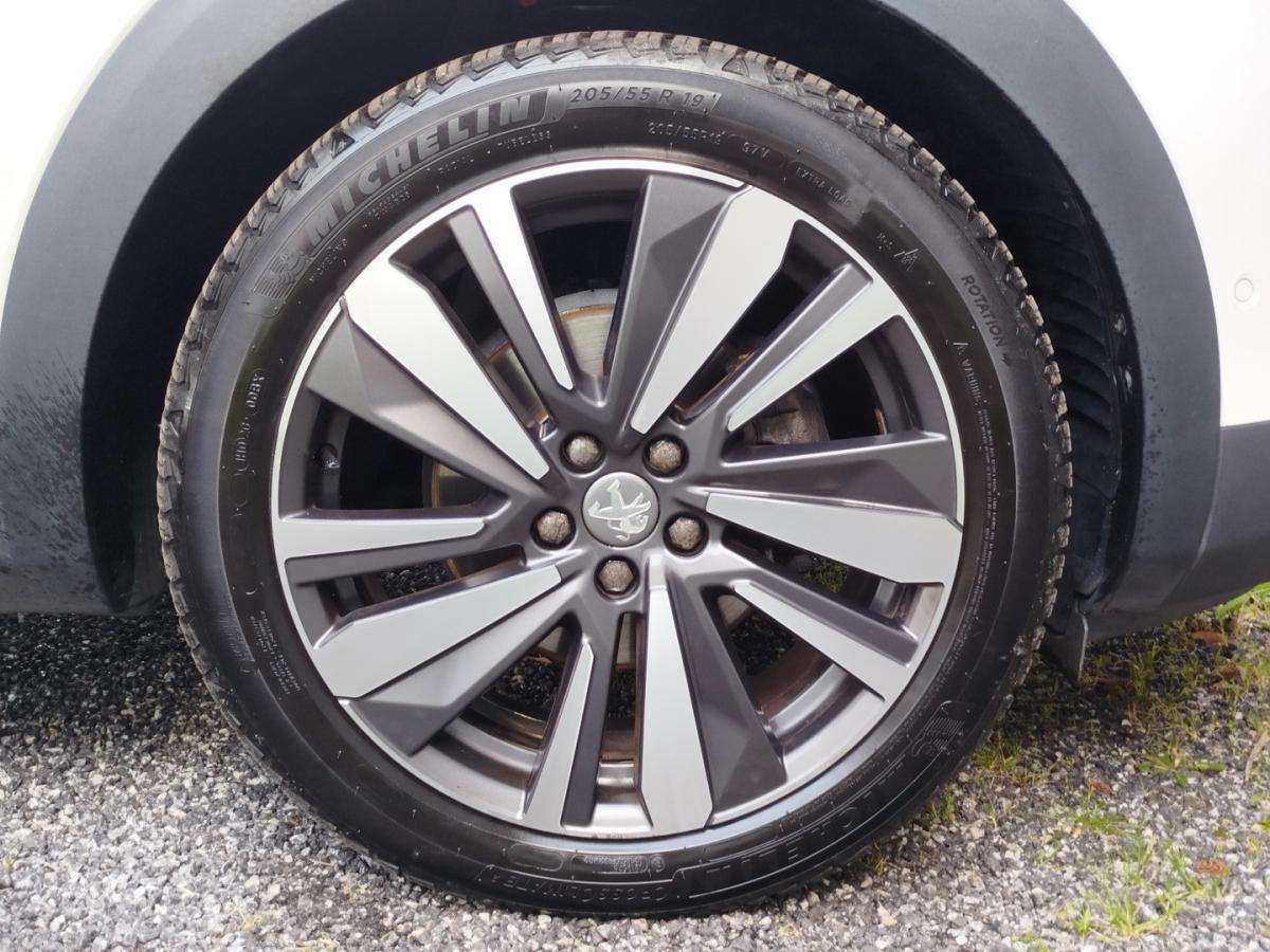 peugeot-5008-2017-gasolina-1199cc