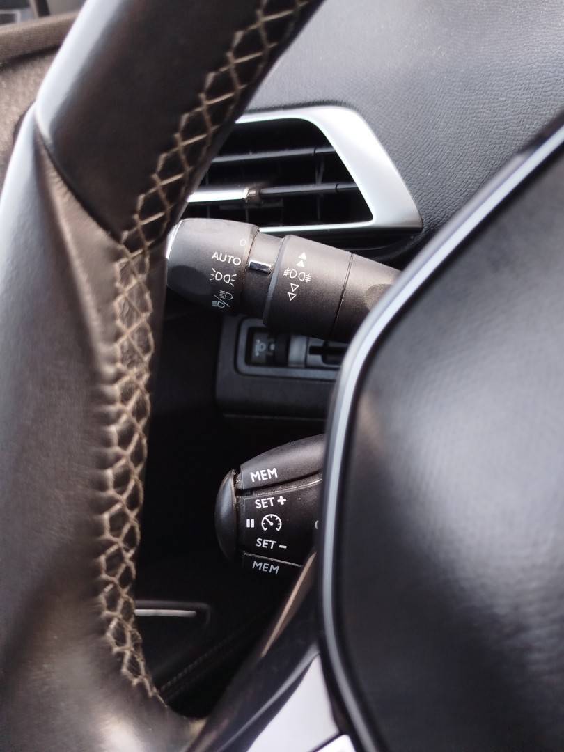 peugeot-5008-2017-gasolina-1199cc