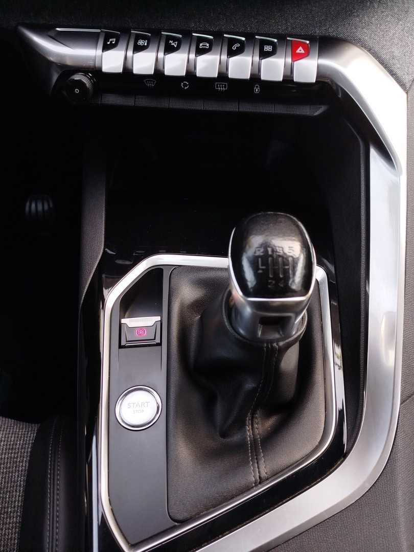 peugeot-5008-2017-gasolina-1199cc